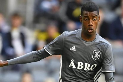 Alexander Isak, en un partido con el AIK Solna.-VILHELM STOKSTAD