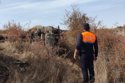 Un voluntario de Protección Civil, durante la búsqueda. PROTECCIÓN CIVIL