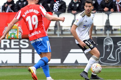 Andy busca una solución al ataque blanquinegro. SANTI OTERO