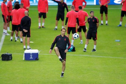 Julen Lopetegui durante el entrenamiento del Real Madrid en Tallin-MAXIM SHEMETOV (REUTERS)