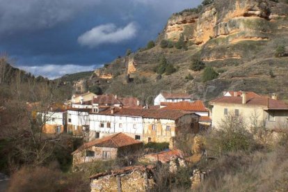 El desfiladero del Mataviejas acoge una ruta sencilla para todas la edades. CASA JUANA