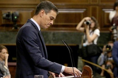 Pedro Sánchez, en la última jornada de la investidura.-DAVID CASTRO