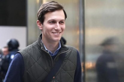 Jared Kushner, a su salida de la Trump Tower, en Nueva York, el 14 de noviembre.-AP / CAROLYN KASTER