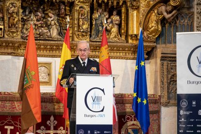 El jefe del Estado Mayor de la Defensa descubre el proyecto del VIII Centenario de la Catedral. ECB