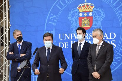 Pérez Mateos, Fernández Carriedo, Monar y Roberto Saiz, delegado de la Junta. ICAL