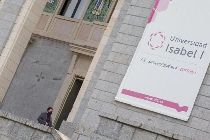 La sede de la Universidad Isabel I, en la calle Fernán González. SANTI OTERO