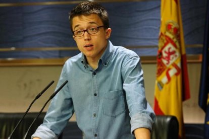 Íñigo Errejón en rueda de prensa en el Congreso de los Diputados.-J.M. PRATS