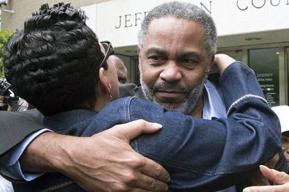 Liberado en EEUU un preso tras pasar 30 años en el corredor de la muerte.-