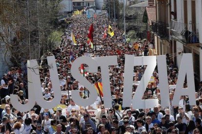 Una vista general de la manifestación de este domingo en el municipio navarro de Alsasua.-EFE / VILLAR LÓPEZ