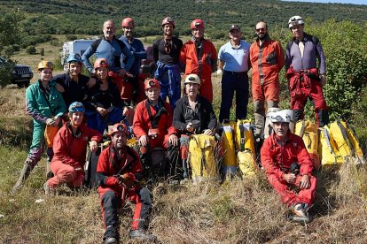 El Grupo Espeleológico Edelweiss inicia una nueva campaña de espeleobuceo en el complejo kárstico de Ojo Guareña con el objetivo de alcanzar los 112 km de desarrollo. EDELWEISS