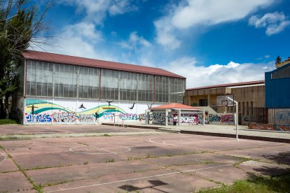 La rehabilitación del polideportivo San Pedro y San Felices es una de las actuaciones incorporadas. TOMÁS ALONSO