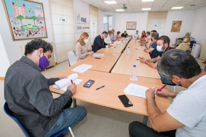 Imagen de la firma del convenio del Metal. TOMÁS ALONSO