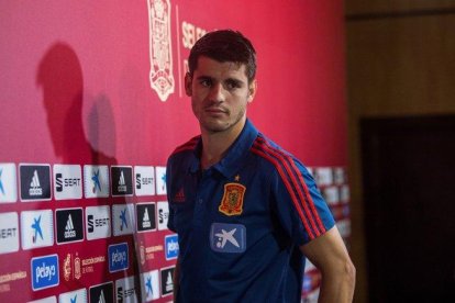 Álvaro Morata en la sala de prensa de la Ciudad del Fútbol de Las Rozas.-EFE