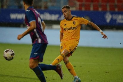 Juan Hernandez, de la SD Ponferradina. durante un partido de liga. L. DE LA MATA
DIARIO DE LEÓN