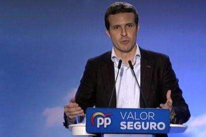 Un momento de la intervención de Pablo Casado, pesidente del PP, en un acto electoral celebrado en Córdoba este domingo.-EL PERIÓDICO