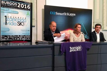 La IV Smurfit Kappa Run fue presentada ayer en la Sala Polisón del Teatro Principal.-ECB