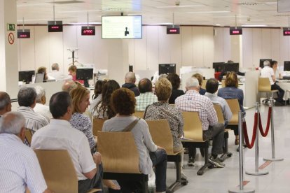 Imagen que presentaba ayer, al mediodía, la oficina tributaria del Ayuntamiento.-RAÚL G. OCHOA