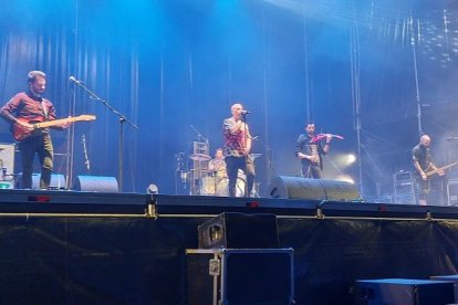 Cronómetrobudú, en directo, en las fiestas de San Pedro Burgos 2022. L. G. L.