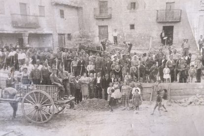 Imagen de la plaza Mayor de Zazuar con la remodelación de 1960