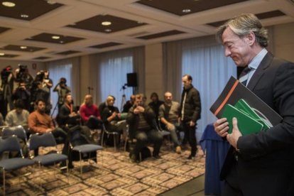 García Pitarch, tras la rueda de prensa celebrada tras presentar su dimisión como director deportivo del Valencia.-MIGUEL LORENZO