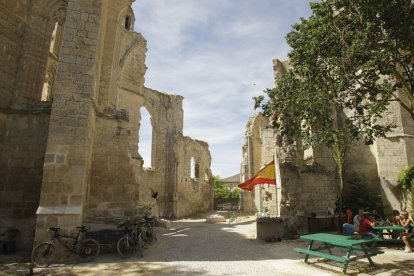 El albergue de San Antón, en las ruinas del monasterio de Castrojeriz. ECB