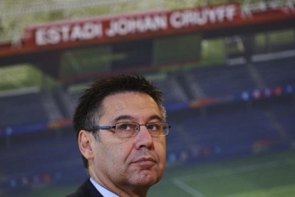 Bartomeu, en Sant Joan Despí anunciando la primera piedra del estadio Johan Cruyff.-EFE / ALEJANDRO GARCÍA