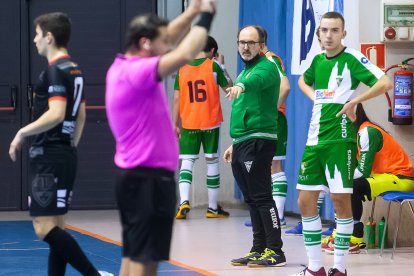 Raúl Zamora, entrenador del Círculo BigMat Fontecha. SANTI OTERO