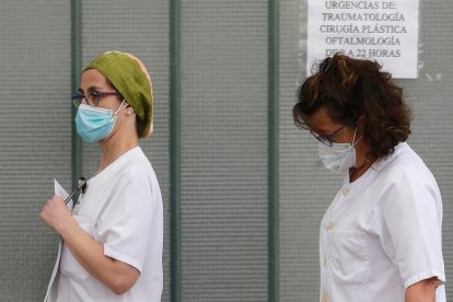 Personal sanitario en el HUBU. RAÚL OCHOA