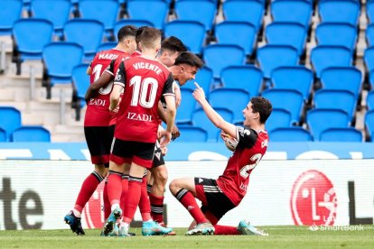 Los jugadores del Mirandés celebran uno de los goles conseguidos en el Reale Arena. LALIGA