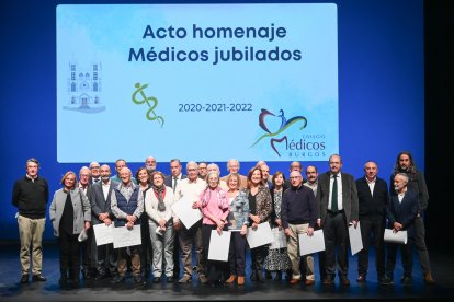 Gala de homenaje a los profesionales médicos jubilados en los últimos años. ICAL