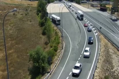 Imagen de las cámaras de Tráfico de vehículos desviados por Ameyugo. DGT