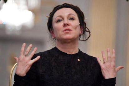 La premio Nobel Olga Tokarczuk, este sábado en Estocolmo.-EFE EPA / ANDERS WIKLUND