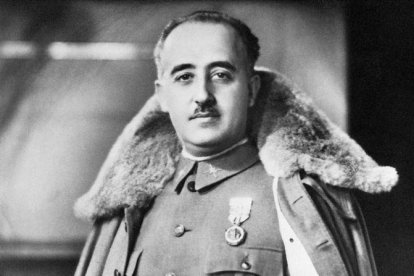 Retrato oficial de Francisco Franco.-EL PERIÓDICO