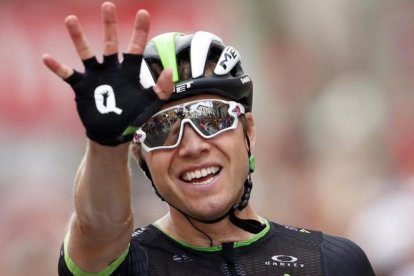 Edvald Boasson Hagen celebra su victoria en la 19ª etapa del Tour de Francia-REUTERS / CHRISTIAN HARTMANN