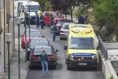 La Guardia Civil ha examinado la casa a fondo en busca de pruebas.-ISRAEL L. MURILLO