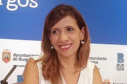 La portavoz del equipo de Gobierno, Nuria Barrio, en una rueda de prensa.