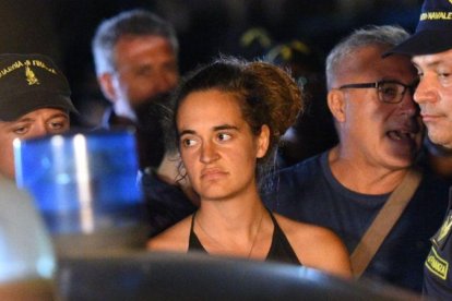 Carola Rackete, capitana del Sea Watch 3, detenida en Lampedusa.-X06551