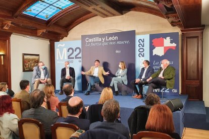 Mañueco participó en un análisis del sistema sanitario junto a los consejeros de Sanidad de Madrid, Galicia, Andalucía y Castilla y León