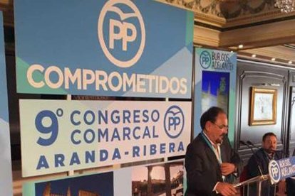 Ángel Guerra durante su intervención, ayer, en el Congreso comarcal del Partido Popular en la Ribera del Duero.-ECB