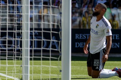Mourad sonríe a la grada de El Plantío. SANTI OTERO