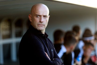 Julián Calero, técnico del Burgos CF. TOMÁS ALONSO