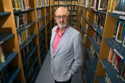 Rafael Ibáñez, director de las bibliotecas municipales de Burgos. TOMÁS ALONSO