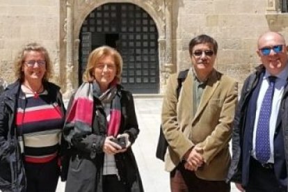 Cristina Borreguero junto a otros expertos del grupo de investigación. UBU