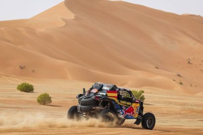 Cristina Gutiérrez en el desierto. FOTO: DAKAR 2023: FLORENT GOODEN