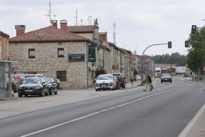 Las obras aún son imperceptibles en Ibeas de Juarros, cuyos vecinos se beneficiarán a en sus viajes por carretera.-RAÚL G. OCHOA