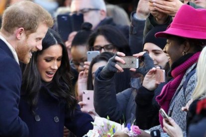 El príncipe Enrique y Megan Markle, este viernes en Nottingham.-CHRISTOPHER FURLONG