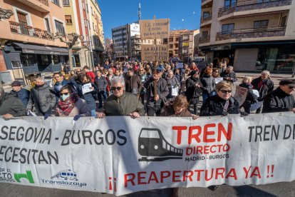 Manifestación de la Plataforma por el Directo contra el desmantelamiento de las vías. ICAL