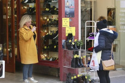 Unos 100 comercios del centro de Burgos ofrecerán buenos precios, durante la semana de Burgostock.-RAÚL OCHOA