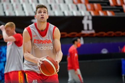 Rabaseda, durante un entrenamiento con la selección española. FEB