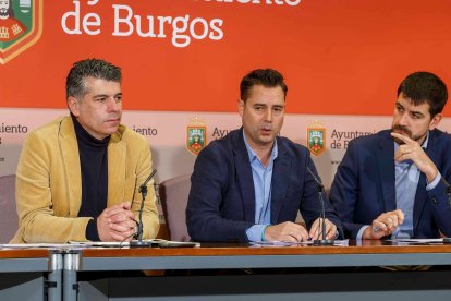 Vicente Marañón, Daniel de la Rosa y David Jurado, durante la presentación del borrador del presupuesto de 2023. SANTI OTERO